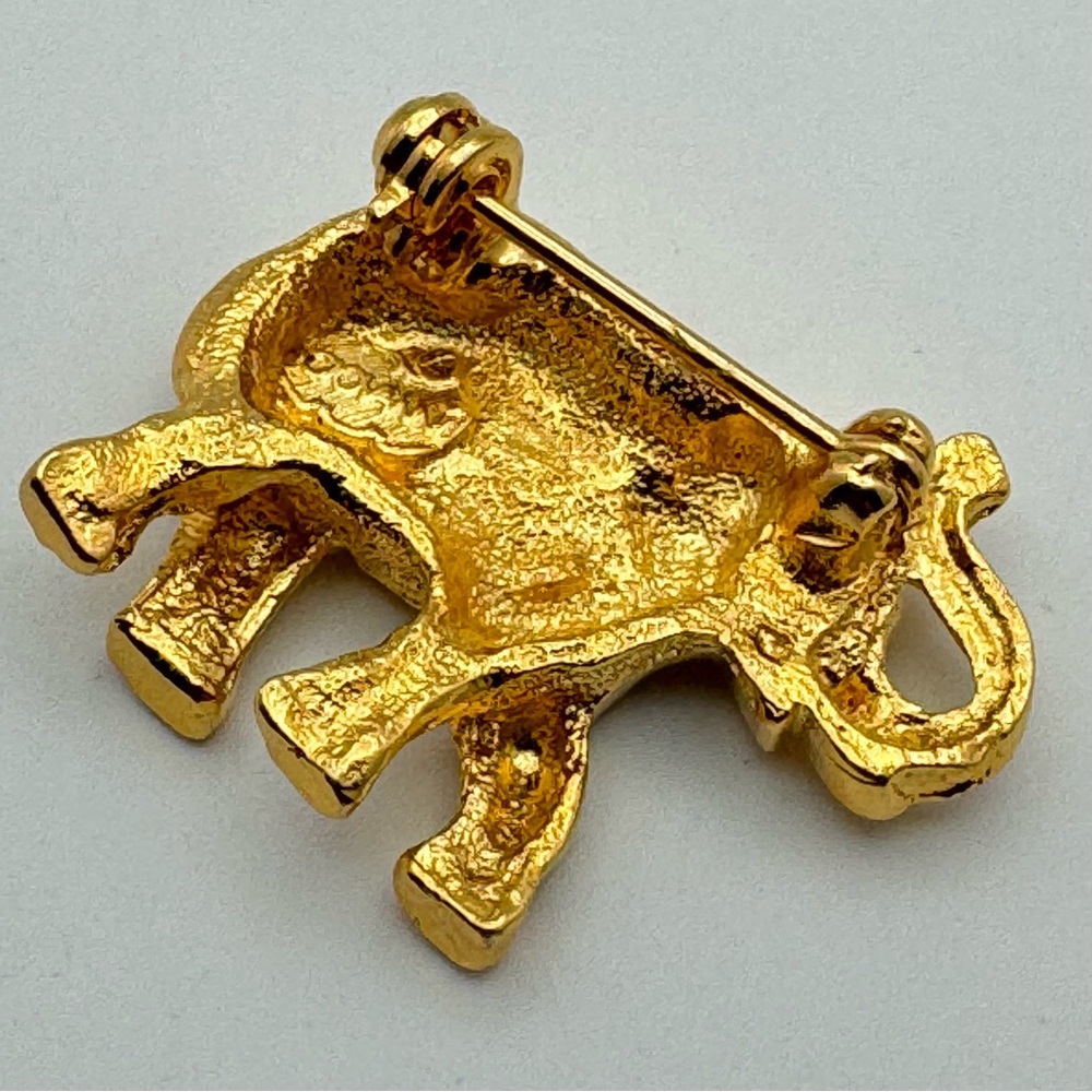 Giovanni Gold Tone Elephant Rhinestone Brooch - Picture 2 of 9